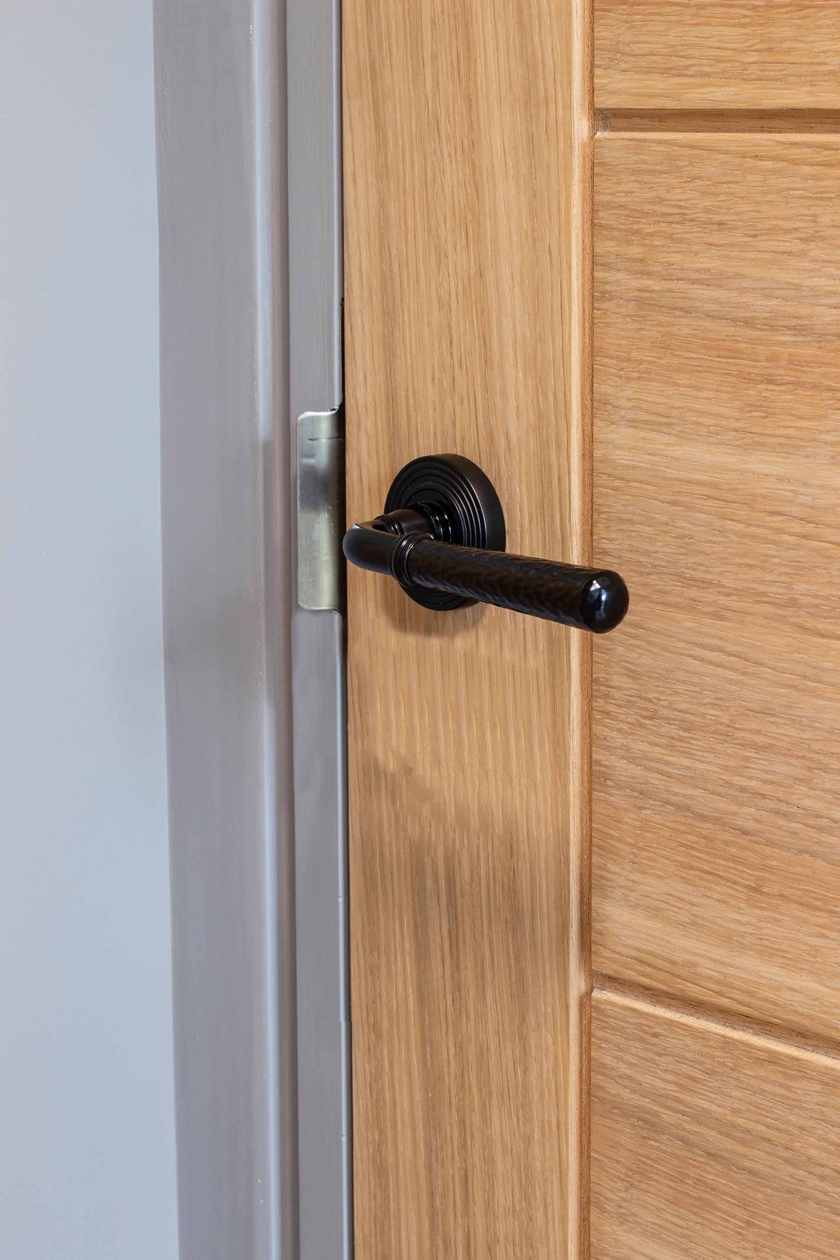 From The Anvil - Black Hammered Newbury Lever on Rose Set (Beehive) - Unsprung | Sku. 49983 | Trade Door Handles.
