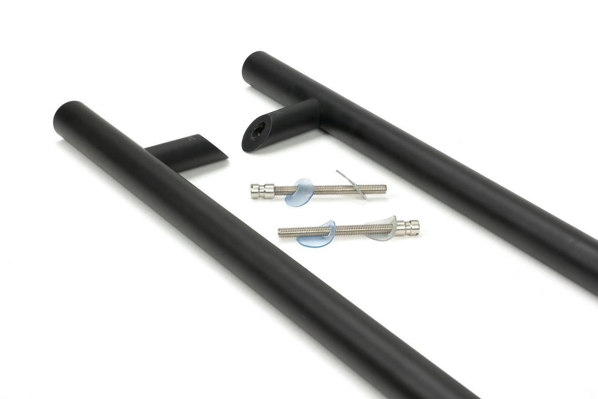 From The Anvil - Matt Black (316) 0.6m Offset T Bar Handle B2B 32mm | Sku. 50787 | Trade Door Handles.