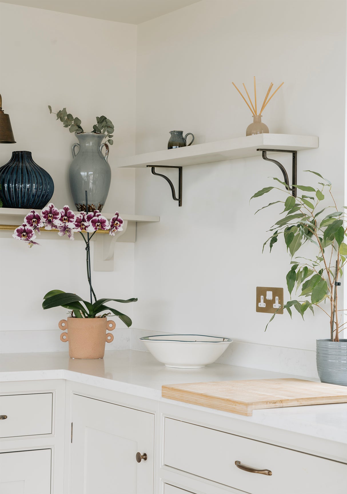 From The Anvil - Burnished Brass Abingdon Shelf Bracket (150mm x 150mm) | Sku. 51088 | Trade Door Handles.