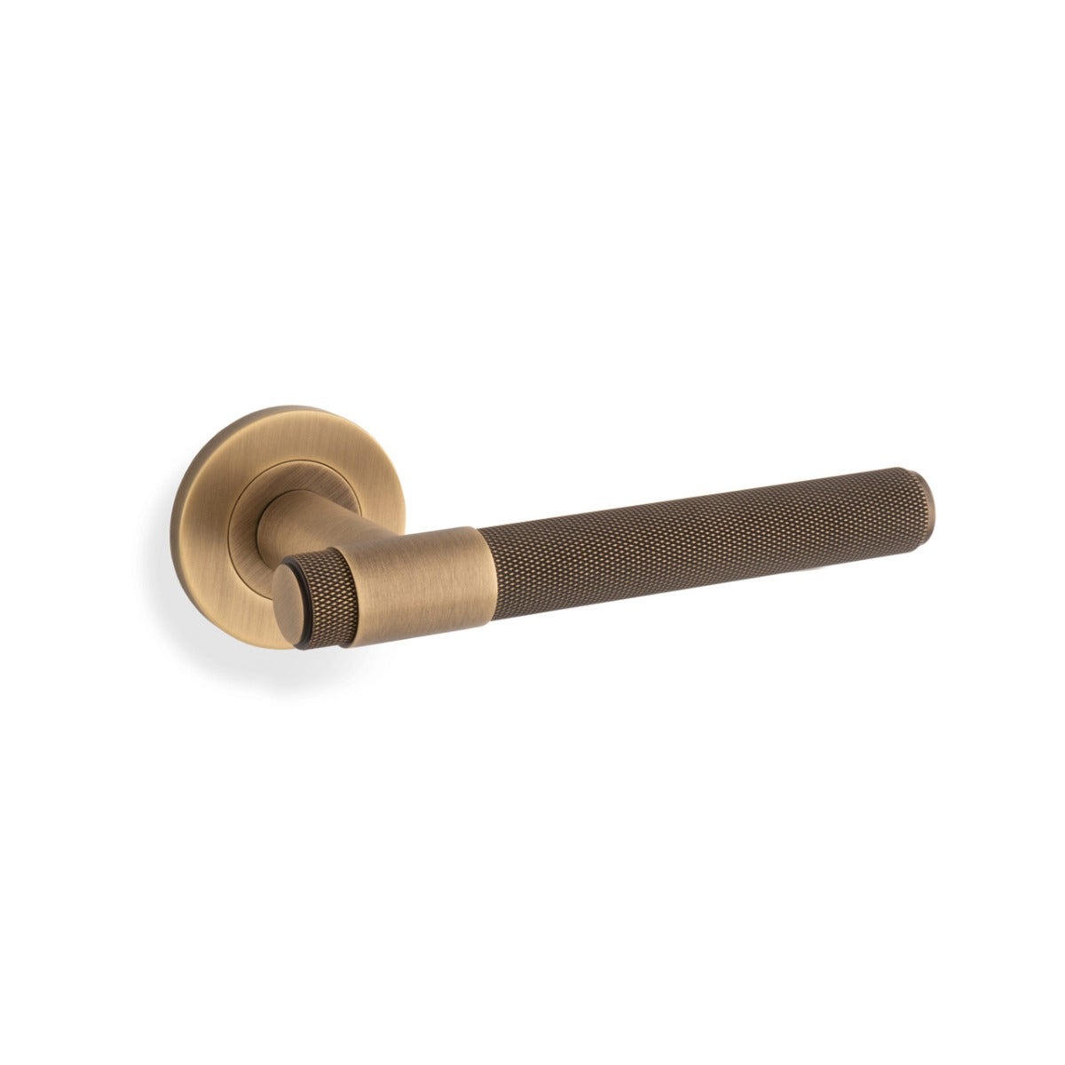 Alexander & Wilks - Knurled Kingstone Lever on Round Rose - Antique Brass aw240ab