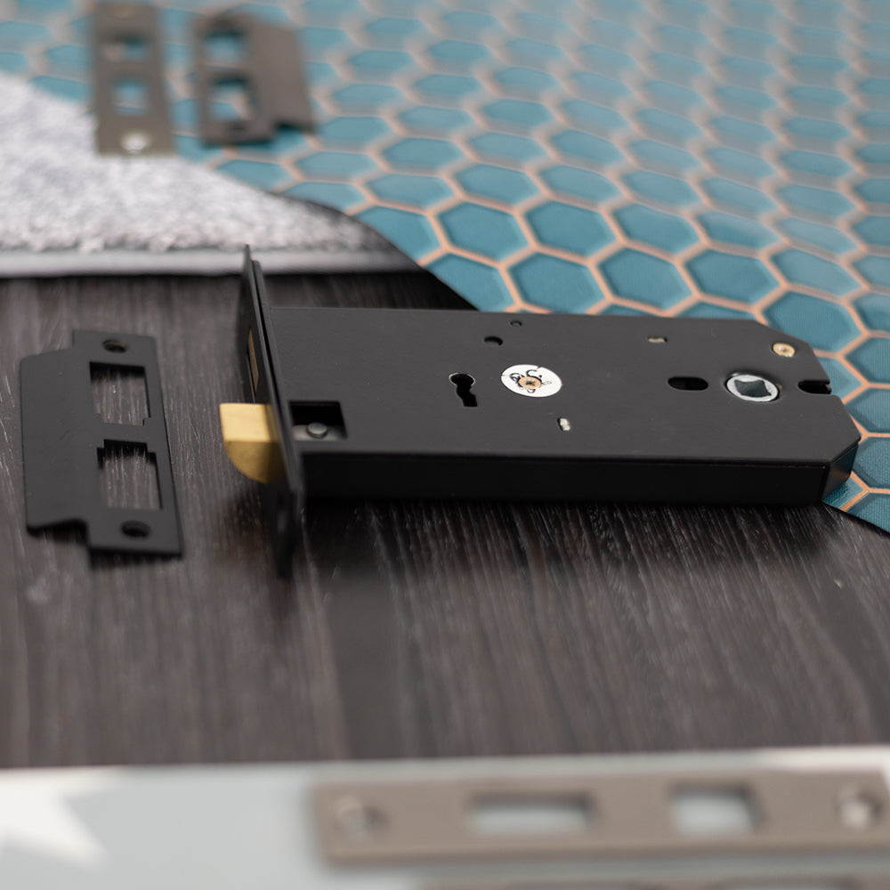 Quality image of Atlantic Horizontal 3 Lever Sashlock 6" - Polished Brass | Sku. alkhzspb | available from Trade Door Handles.