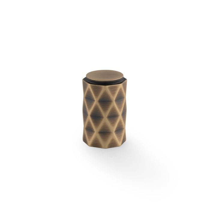Alexander & Wilks Cabinet Hardware Antique Brass / Cabinet Knobs / 30mm Dia. Alexander & Wilks Diamond Cut Cylinder Cabinet Knob - 30mm - Antique Brass