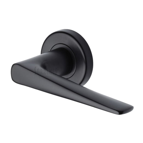 This is an image of a Sorrento - Door Handle Lever Latch on Round Rose Amalfi Design Matt Black Finish, sc-2059-blk that is available to order from Trade Door Handles in Kendal.