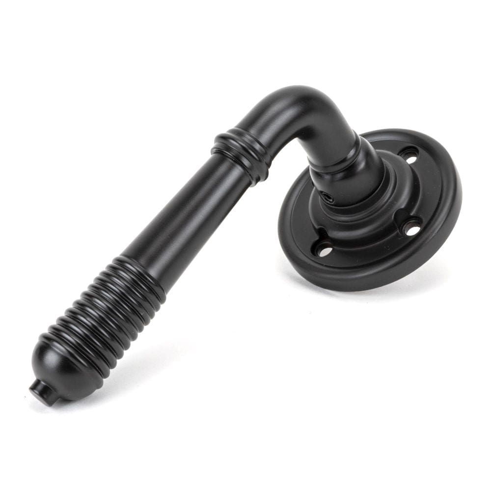 From The Anvil Door Furniture Aged Bronze / Round Rose From The Anvil - Aged Bronze Reeded Lever on Rose Set