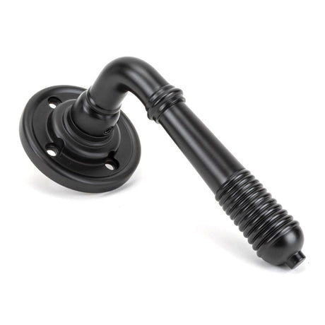 From The Anvil Door Furniture Aged Bronze / Round Rose From The Anvil - Aged Bronze Reeded Lever on Rose Set - Unsprung