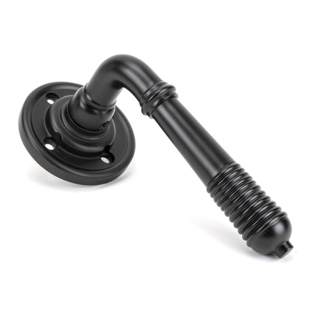 From The Anvil Door Furniture Aged Bronze / Round Rose From The Anvil - Aged Bronze Reeded Lever on Rose Set - Unsprung