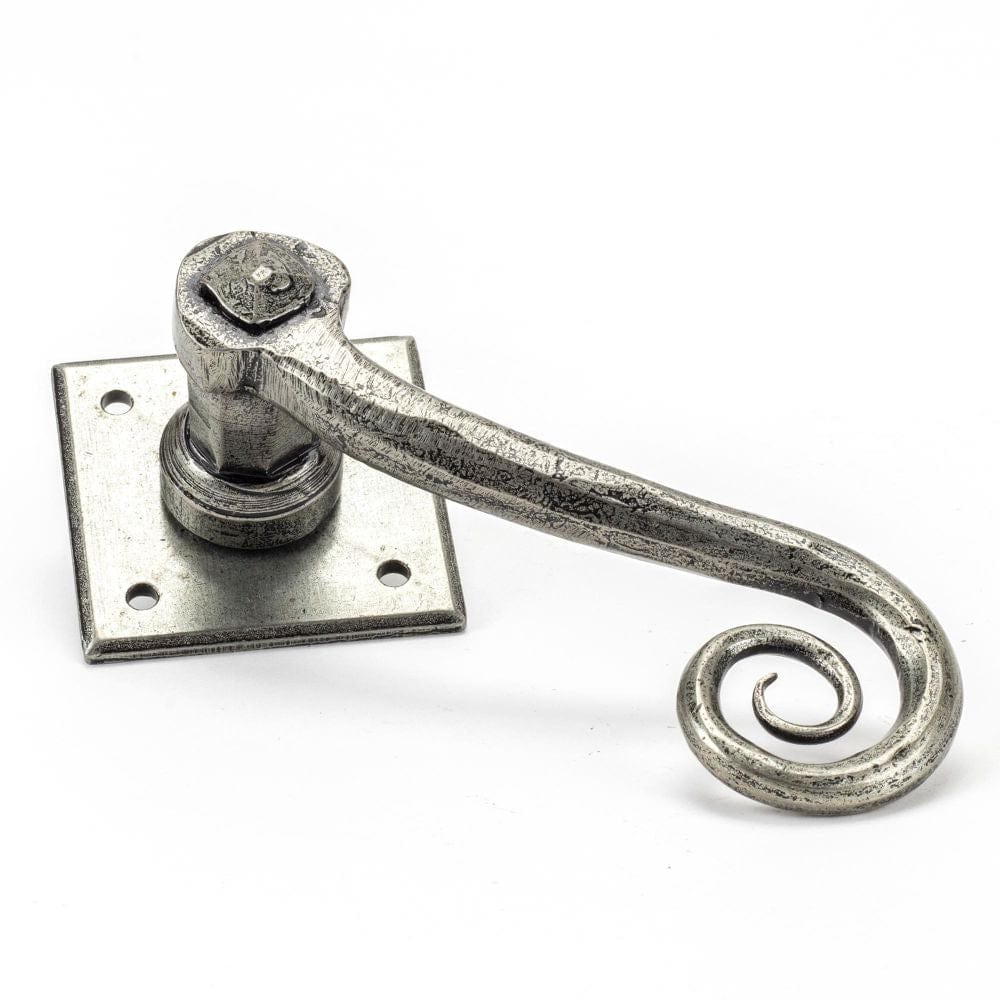 From The Anvil Door Furniture Pewter Patina / Round Rose From The Anvil - Pewter Monkeytail Lever on Rose Set (Diamond)