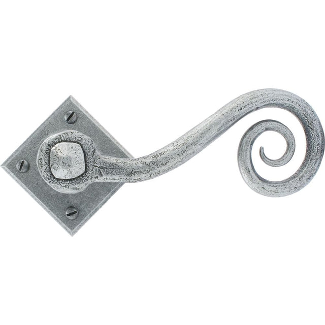 From The Anvil Door Furniture Pewter Patina / Round Rose From The Anvil - Pewter Monkeytail Lever on Rose Set (Diamond)