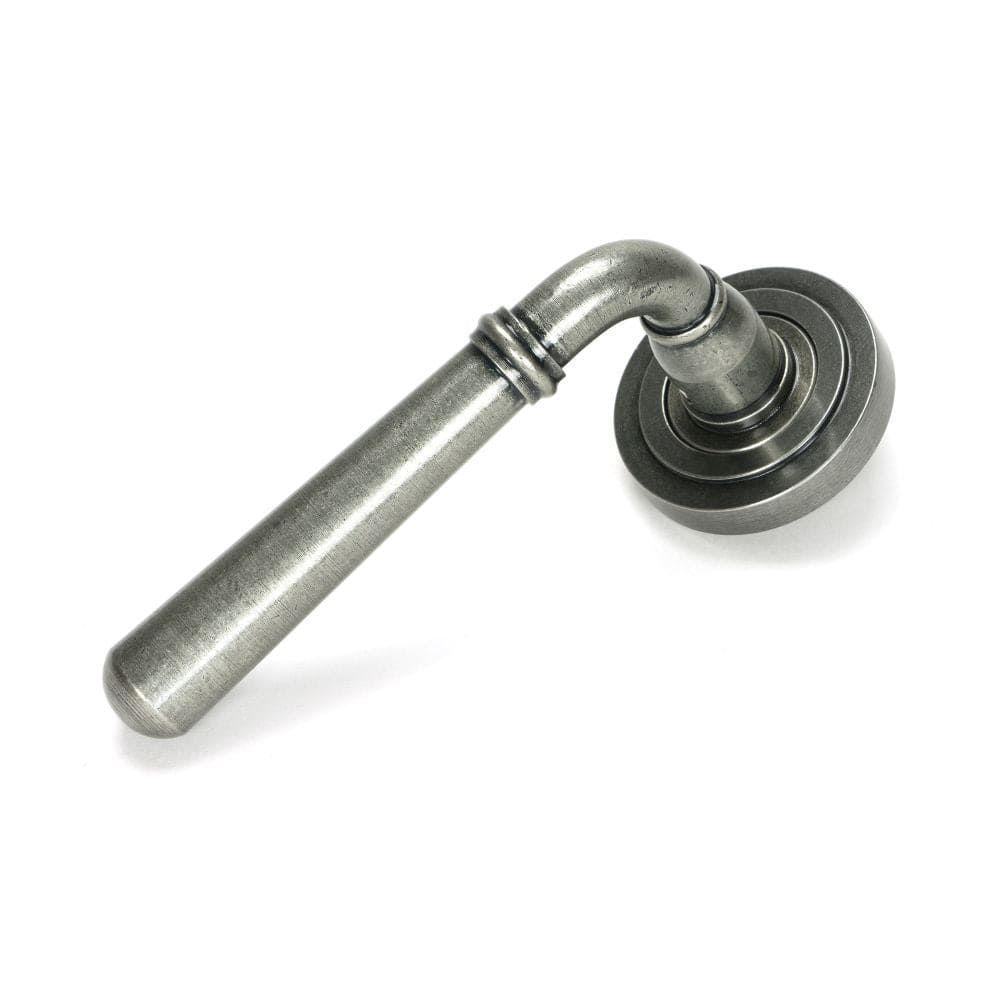 From The Anvil Door Furniture Pewter Patina / Round Rose From The Anvil - Pewter Newbury Lever on Rose Set (Art Deco) - Unsprung