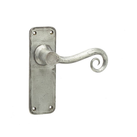 This is an image of a Frelan - Chester Lever Latch Handles on Backplate - Pewter  that is availble to order from Trade Door Handles in Kendal.