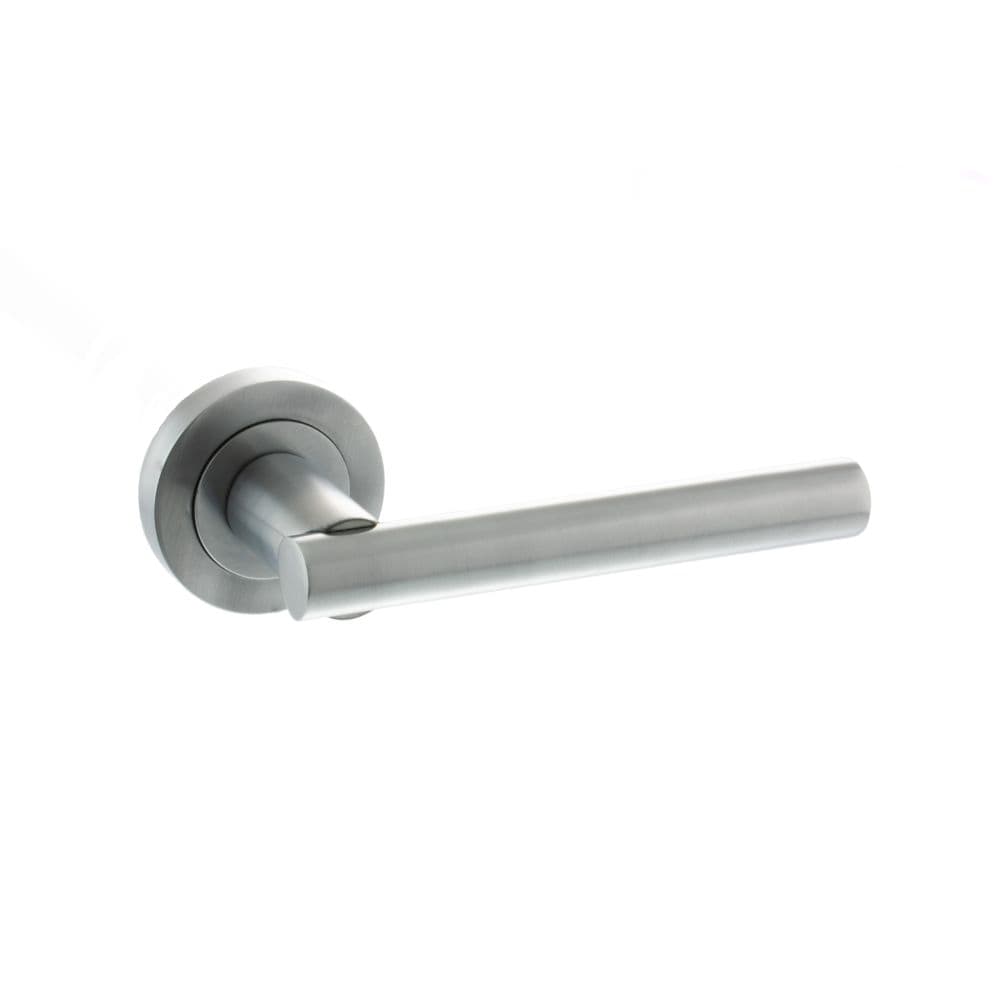 STATUS Door Furniture Satin Chrome / Round Rose STATUS Nebraska Lever on Round Rose - Satin Chrome