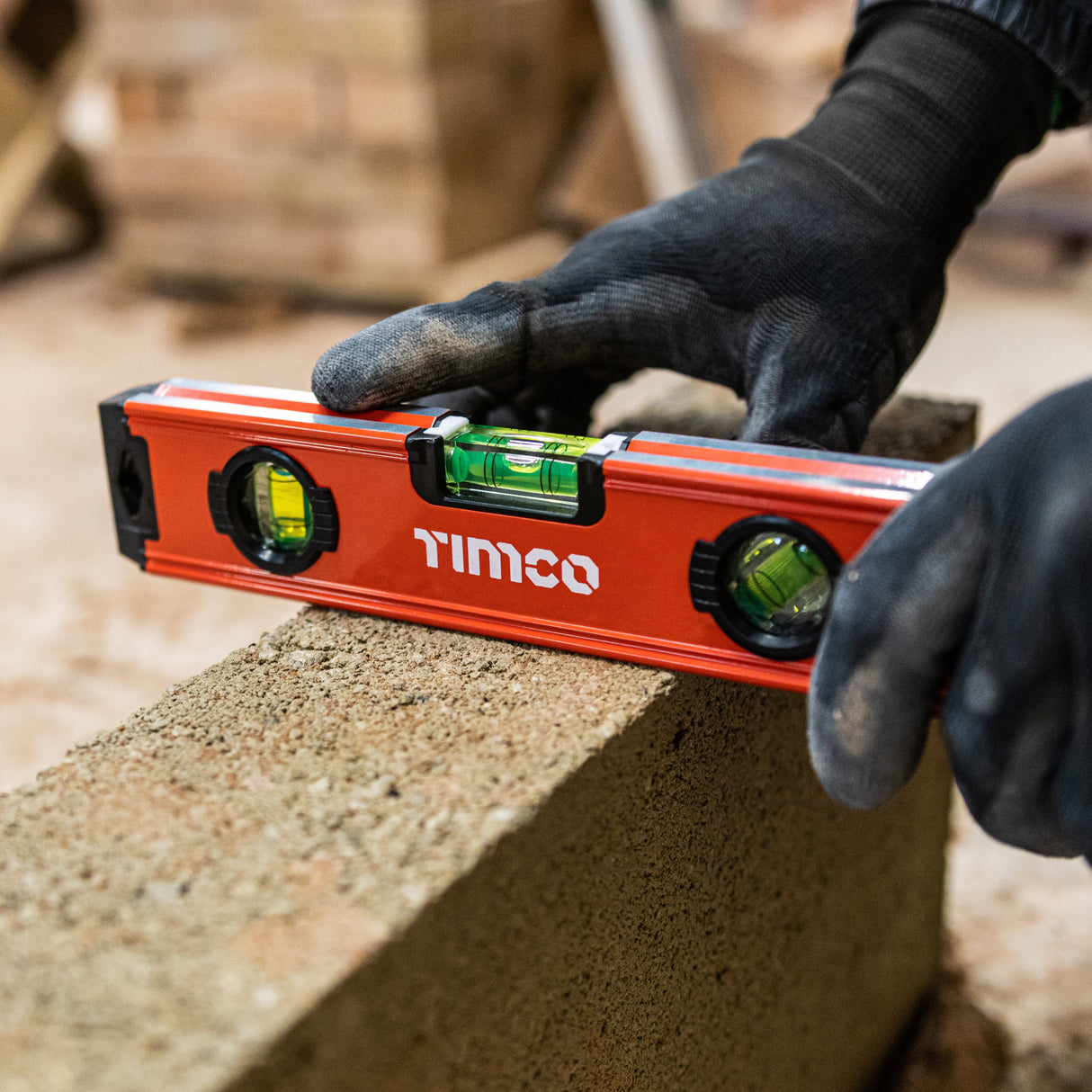 This is an image of Timco - Toolbox Spirit Level - Aluminium 225mm (1 Each Blister Pack) 468152