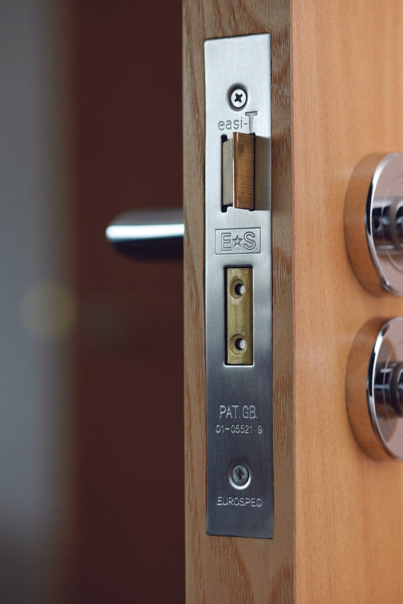 EuroSpec Bathroom lock BAE5025SSS