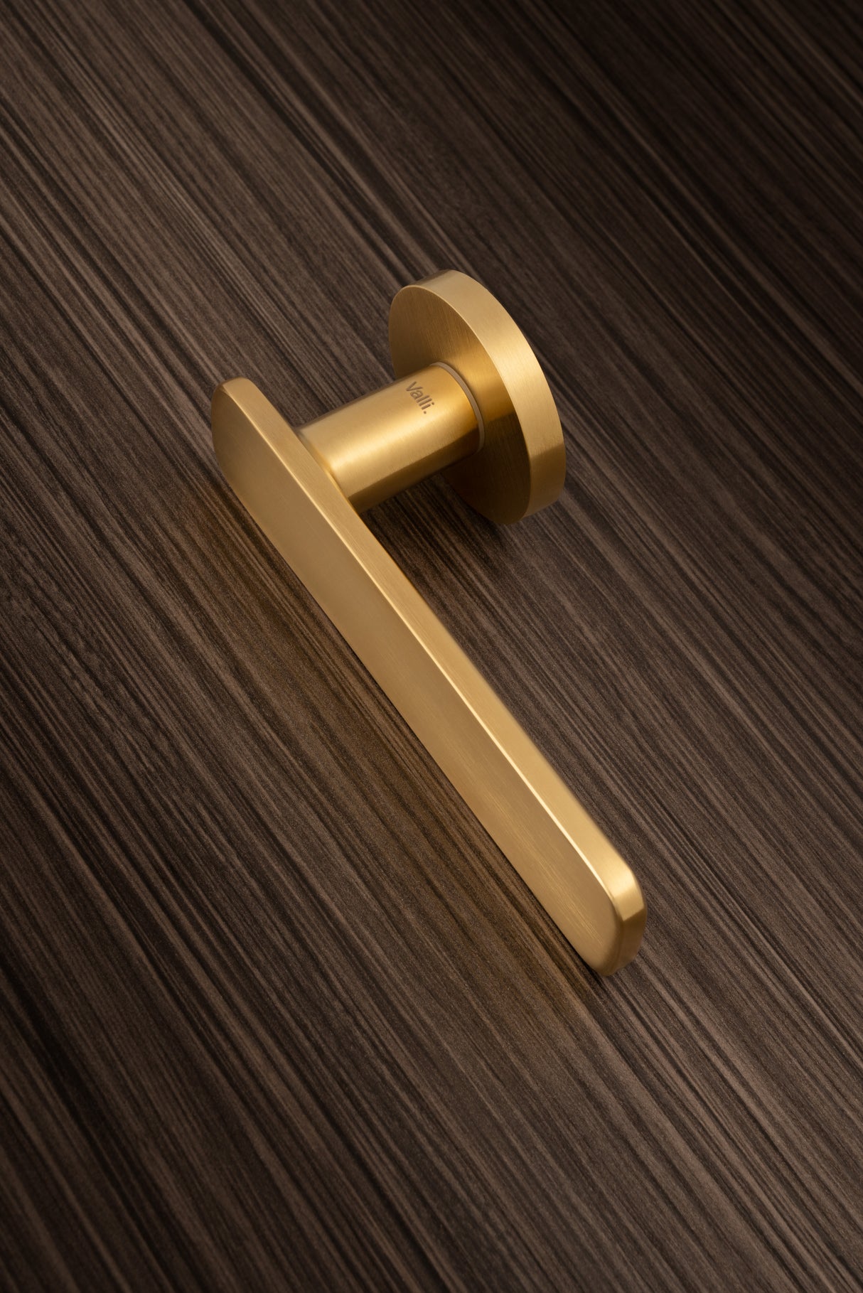 Valli Giasone Lever on Round Rosette - Satin Brass PVD