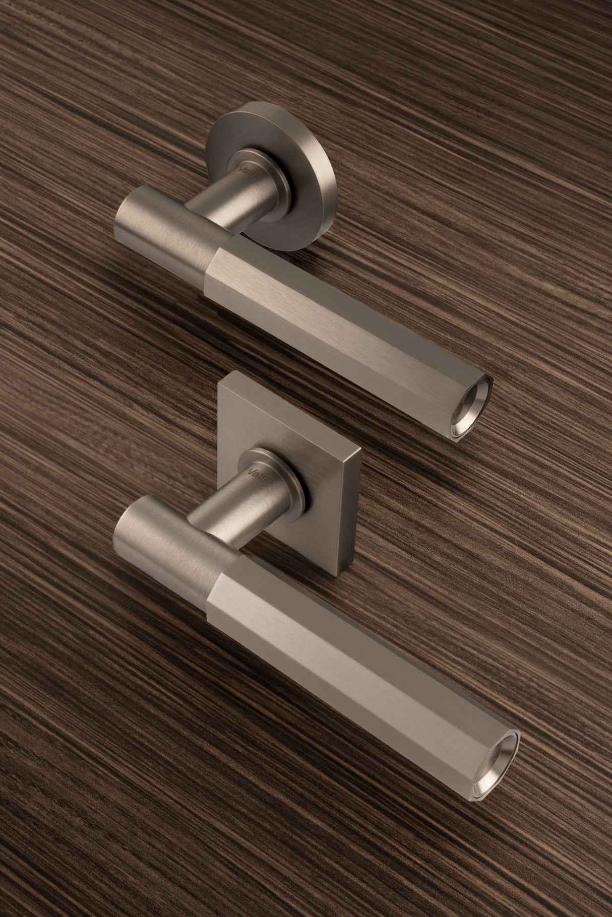 Valli Antonio Citterio Lever on Round Rosette (Esagono) - Satin Nickel PVD