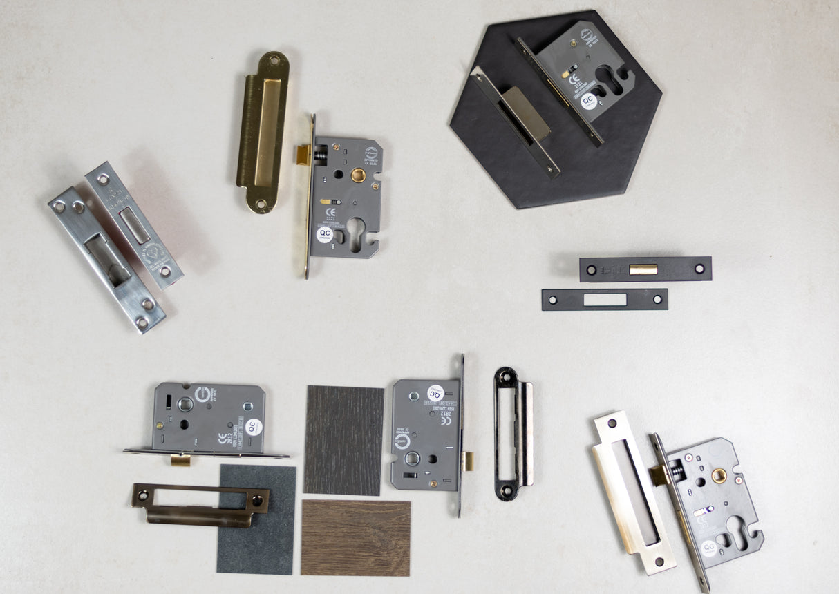 Quality image of Atlantic 5 Lever Key Sashlock [BS] 2.5" - Urban Bronze | Sku. alksash5lk25ub | available from Trade Door Handles.