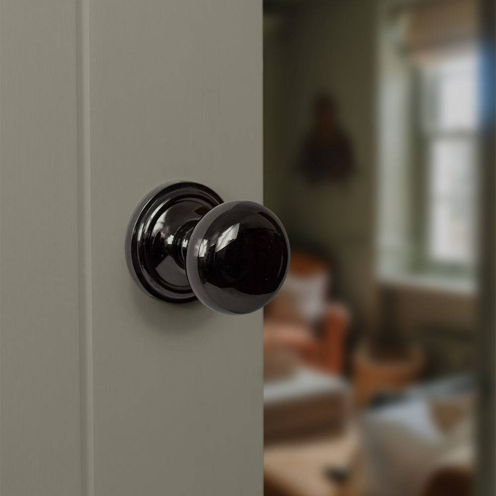 Quality image of Old English Harrogate Door Knob Pack (Lock Set - Horizontal Bathlock, 4" Fire Rated Hinges x3) - Black Nickel | Sku. adpoe58mmkbn72 | available from Trade Door Handles.