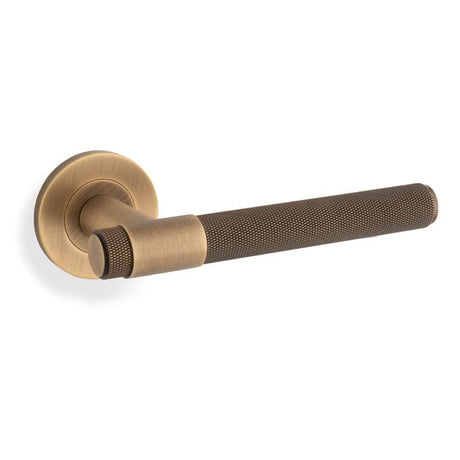 Alexander & Wilks Door Furniture Antique Brass / Door Handles on Rose Alexander & Wilks - Knurled Kingstone Lever on Round Rose - Antique Brass