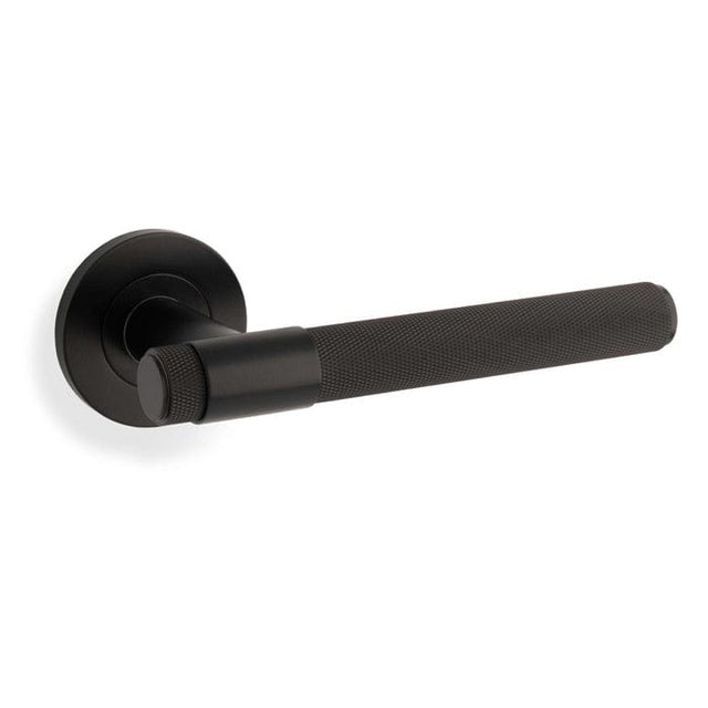 Alexander & Wilks Door Furniture Black / Door Handles on Rose Alexander & Wilks - Knurled Kingstone Lever on Round Rose - Black