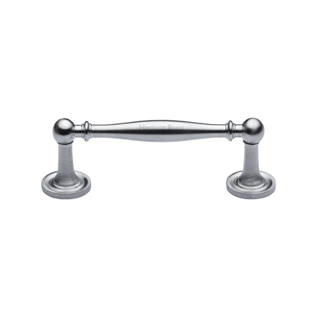 This is an image of a Heritage Brass - Cabinet Pull Colonial Design 96mm CTC Satin Chrome Finish, c2533-96-sc that is available to order from Trade Door Handles in Kendal.