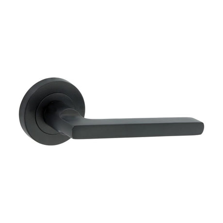 This is an image of Spira Brass - Drox Lever Door Handle Matt Black   available to order from trade door handles, quick delivery and discounted prices.