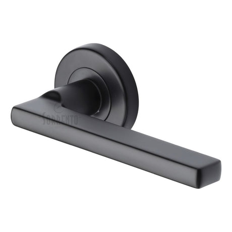 This is an image of a Sorrento - Door Handle Lever Latch Vector Design Matt Black Finish, sc-7580-blk that is available to order from Trade Door Handles in Kendal.