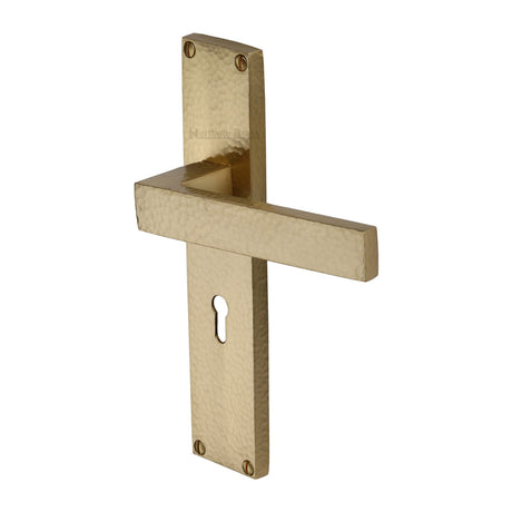 This is an image of a Heritage Brass - Delta Hammered Lever Lock Door Handle on 200mm Plate Satin Brass finish, vth3300-sb that is available to order from Trade Door Handles in Kendal.