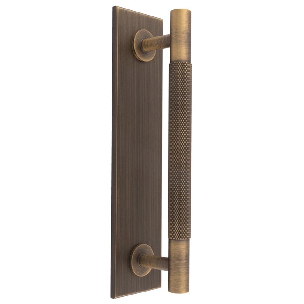 Carlisle Brass Cabinet Hardware Antique brass / Cabinet Pull Handle on Backplate / 128mm c/c Carlisle Brass - Knurled Pull handle on Backplate - 128mm c/c - Antique Brass