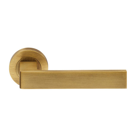 This is an image of a Carlisle Brass - Sasso Lever on Rose - Antique Brass that is availble to order from Trade Door Handles in Kendal.