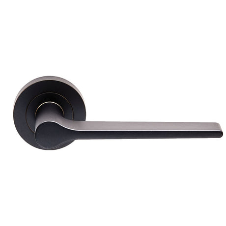 This is an image of a Carlisle Brass - Velino Lever on Round Rose - Matt Black that is availble to order from Trade Door Handles in Kendal.