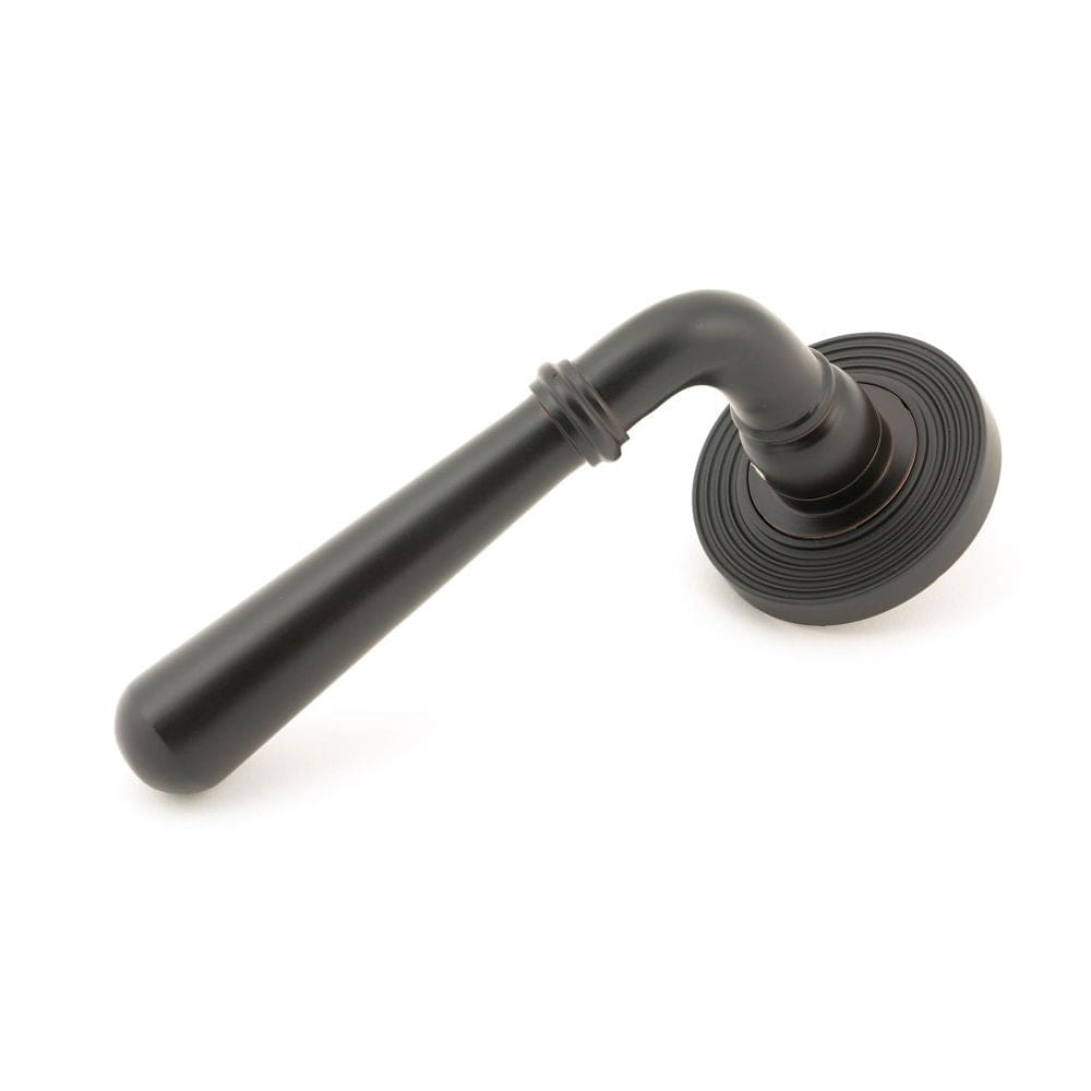 From The Anvil Door Furniture Aged Bronze / Round Rose From The Anvil - Aged Bronze Newbury Lever on Rose Set (Beehive)