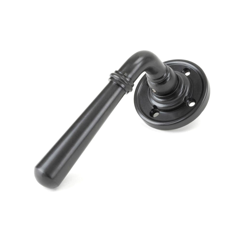 From The Anvil Door Furniture Aged Bronze / Round Rose From The Anvil - Aged Bronze Newbury Lever on Rose Set